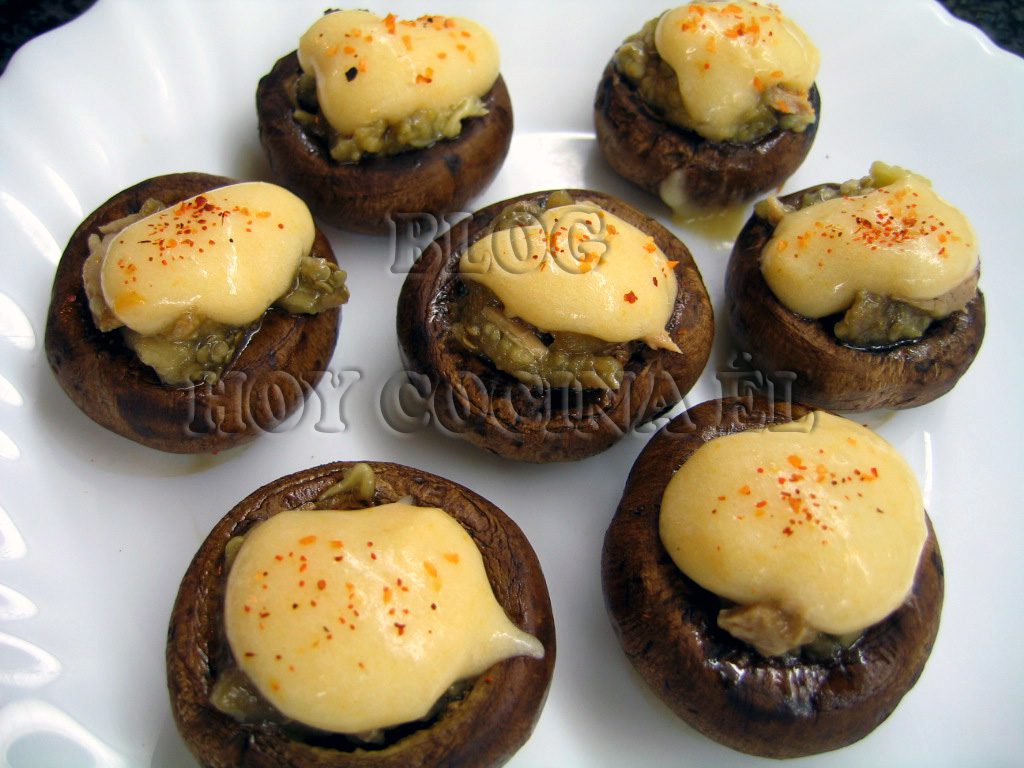 Champiñones rellenos con mayonesa vegetal