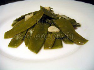 Tirabeques con ajo y cebolla